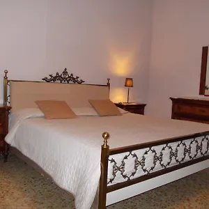 Bed & Breakfast Travellers Bed &, Treviso